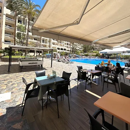 Pool View In Castle Harbour C006 Apartman